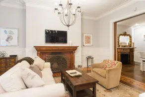 Luksus 4BR | 2. 5BA Back Bay Duplex - Image 4