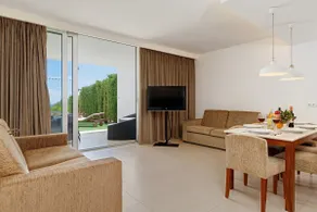 Gorgeous Villa 800m from the Beach | Private Pool - Image 2