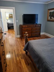 Cozy 3 bedroom house. convenient location! - Image 4