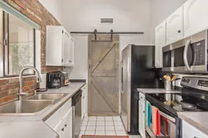3bd home, spacious backyard, relax, location! - Image 4