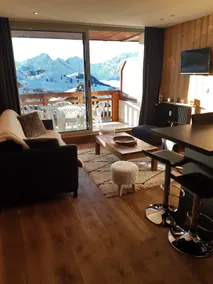 In the heart of the resort, ski-in ski-out - Image 5