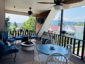 Romantic condo with a view in historic Cumberland - Image 2