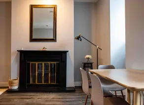 Renovated top floor unit! Close to downtown! - Image 5