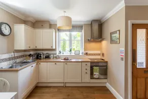 Gardeners Cottage - Image 4