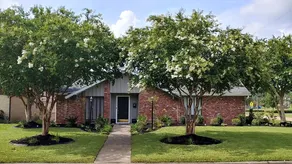 Contemporary Design with In-Town Convenience - Image 2
