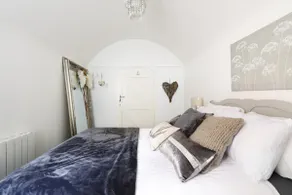 Beautiful peaceful sanctuary next to the beach - Image 3