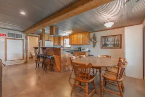 Hunting lodge and Country getaway - Image 5
