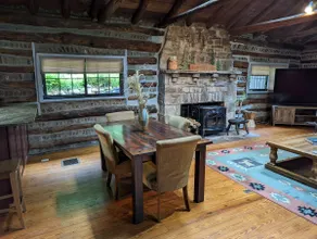 Misty Hill Lodge-Frederick - Image 5