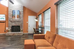 \"SW Houston Eclectic Living\" Long Stays Welcome! - Image 3
