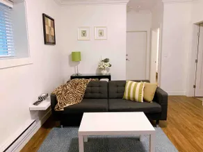 Guest suite in Langley - Image 2