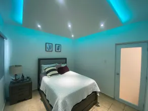 Two-bedroom apt,with walking distance beach access - Image 3
