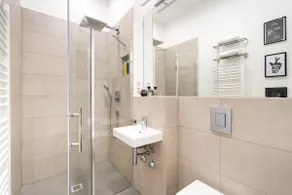 130 sqm & 5-room apartment, 2 bathrooms & balcony - Image 4