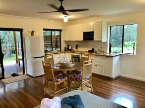 The Bungalow - Luxurious & Calm - Beach and Bush Retreat - Image 5
