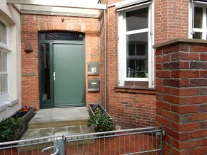 Spacious living in the old town (with parking) - Image 2