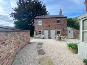 Grooms Cottage by Sheriff Hutton Castle near York - Image 4