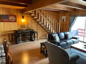 Entire space for 6, just min from local hotspots! - Image 3