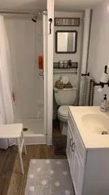 Campus Guesthouse at 128 1/2 South Summit - Image 2