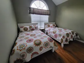11. Spacious Lakeview home in Guntersville - Image 2
