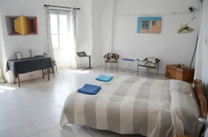Casa Wilmot Bright Spacious Gallery Apartment - Image 2