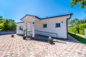 Villa Pavicini - with heated pool - Image 5
