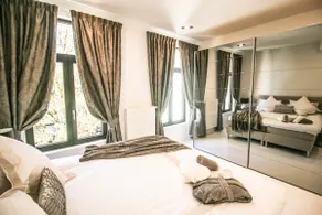 Luxury Two-Level Residence | Central Brussels - Image 3