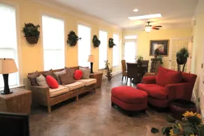 I-20 Comforts of Home - Image 3