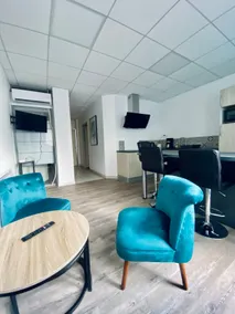 Sapphire Blue – Air-conditioned, Pet Friendly - Image 2