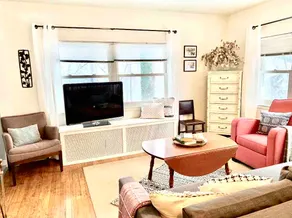 Quaker Hill Cottage on gated estate with fire pit & hiking trails - Image 3