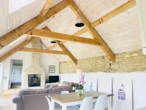 Charming Cotswold Barn, Near Diddly Squat, Soho Farmhouse - Image 4