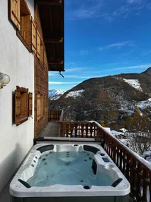 Chalet Gio with Jacuzzi and stunning views - Image 5