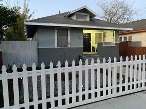 Classic California Bungalow Downtown - Image 5