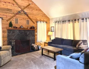 Sunriver Home; Hot Tub, SHARC, Fireplace and More! - Image 5