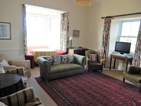 Lochside farmhouse for 10, stunning views - Image 2