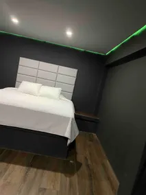 Modern R3 Small Apartment 1-Bedroom King Size Bed - Image 2