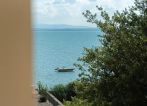 The Loft, waterfront penthouse, Monte del Lago - Image 5