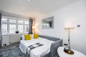 Cozy 3 Bedroom House in Aveley, Thurrock - Image 5