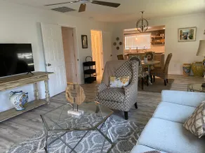 West OC Loveshack - Image 2