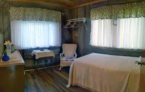 Darlene's Country Cottage - Image 4
