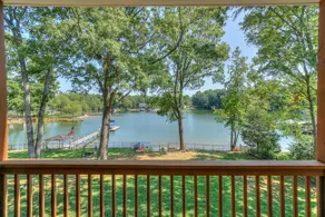 Lake Norman - Tranquility Cove - Beautiful Lakefront Apartment - Image 2