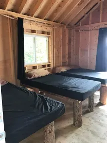 Stunning cabin setting on Lakeside - Image 2