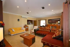 Kine Villa, Armação de Pêra, Algarve - Image 4