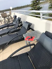 Lakeside Luxury - 2 Level Penthouse Apartment with Expansive Rooftop Terrace - Image 3