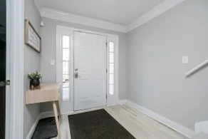 Modern Town Home on Quiet Block - Image 3