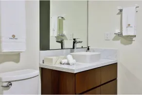 Playa Royale 2507, 2 bedroom 2 Bath Condo FREE WIFI - Image 2