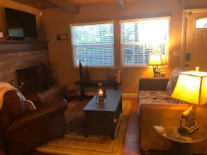 Charming IRIS Cabin Get Away Near Lake Arrowhead - Image 5