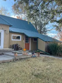 The Farmhouse at Black Jack Vineyard - Image 4