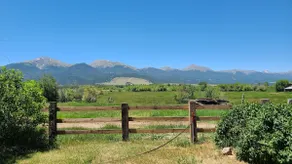 Bunkhouse in the Mountains - Image 5