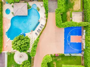 Urban-Oasis with Resort Style Pool - Image 5