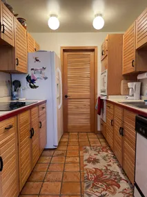 Bright End Unit Townhome 1 block off Main Street - Image 5