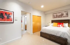 Contemporary Claremont Hills In-law - Image 2